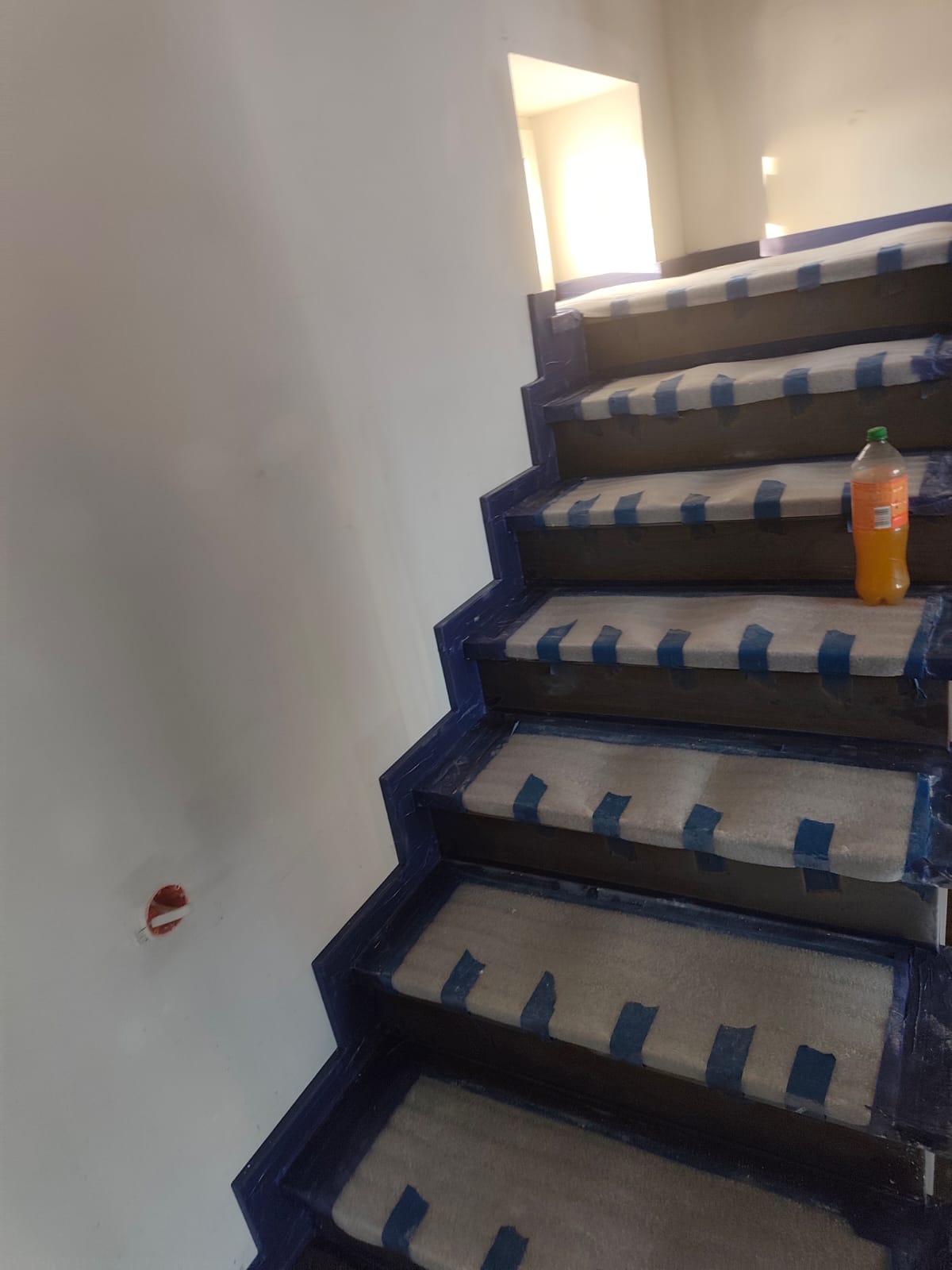 Schody zabezpieczone do wykończenia — Zibexpro